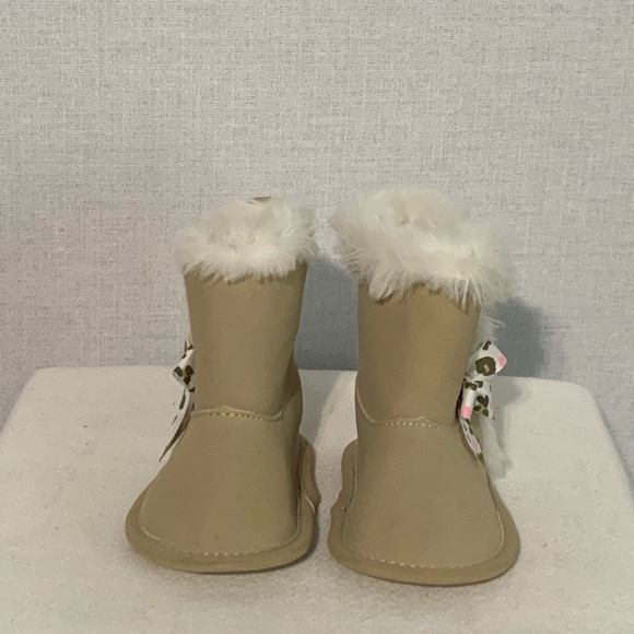2 Pair Infant Boots |Faux Fur/ Bows/Hook & Loop Closure Size 3 Infant Soft Sole - Picture 6 of 8